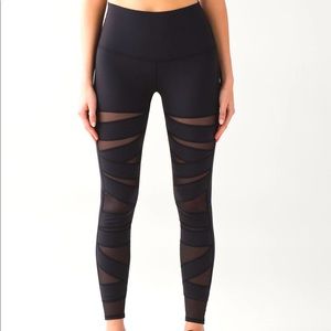 Lululemon size 6 Black Mesh Cutout Leggings